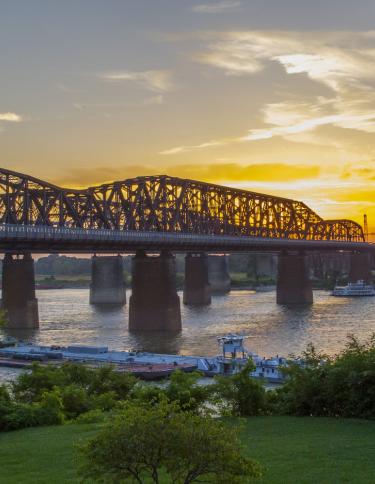 Depiction of the bridge connecting Arkansas and Tennessee.